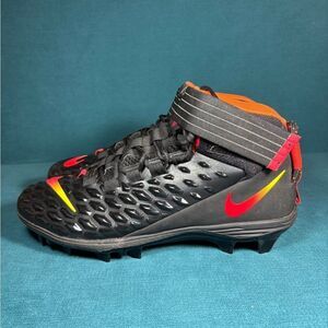 Size 11 - Men’s Nike Force Savage Pro 2 cleats
